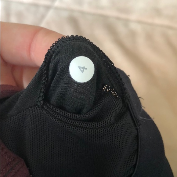 Razorback Lululemon Tank - Picture 3 of 4